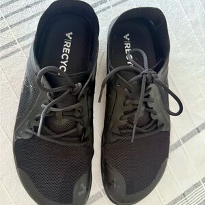 Vivobarefoot Primus Lite III Men’s Size 9